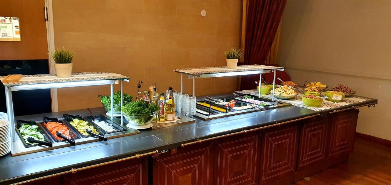 Hotel Kruunupuisto Пункахару Екстериор снимка