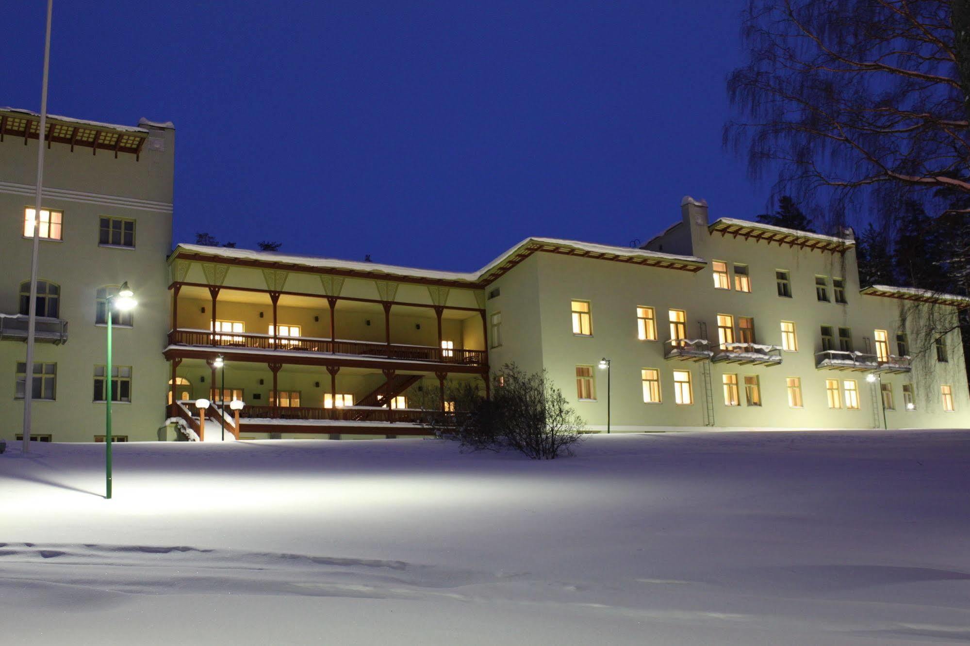 Hotel Kruunupuisto Пункахару Екстериор снимка