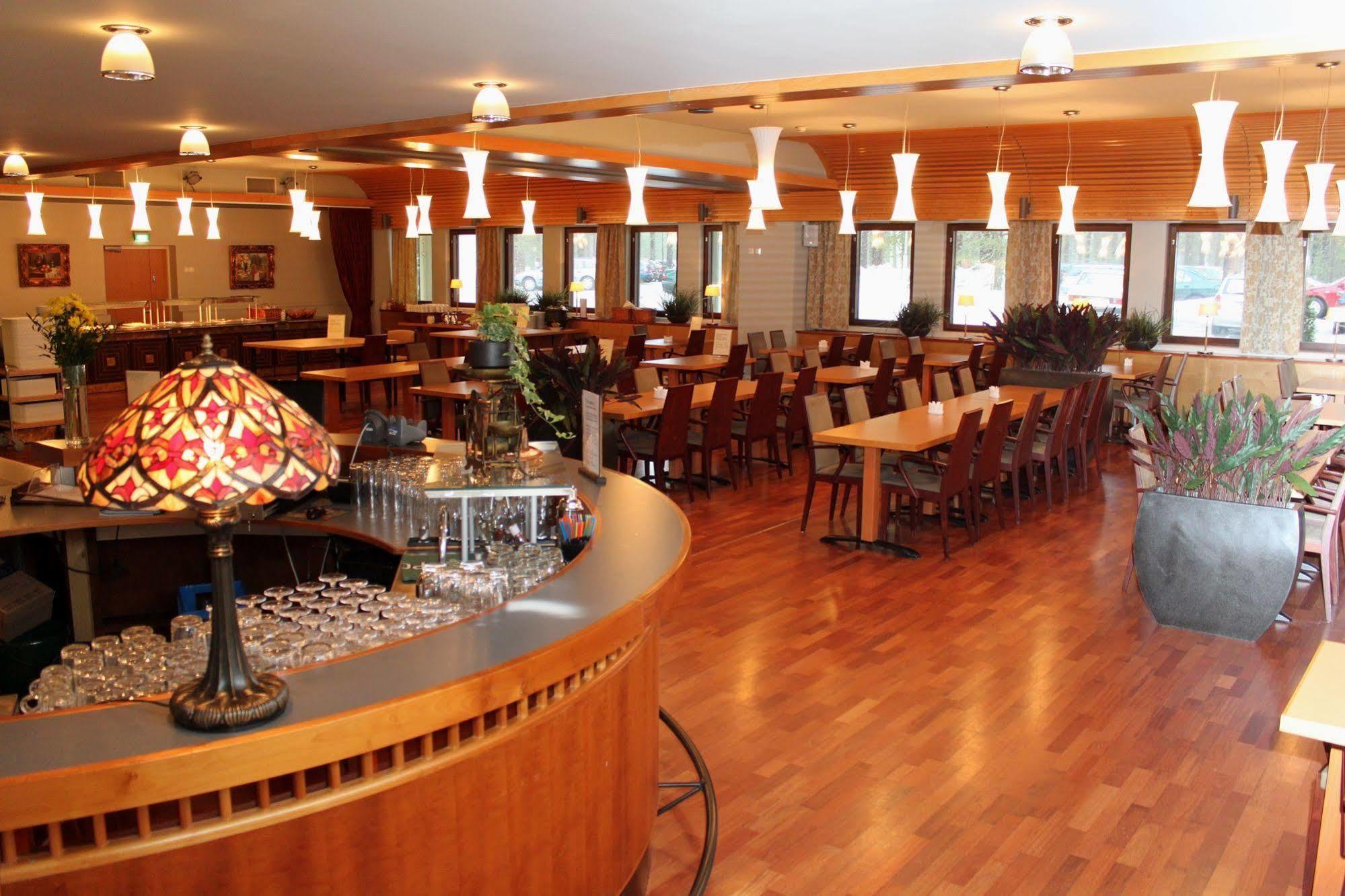 Hotel Kruunupuisto Пункахару Екстериор снимка