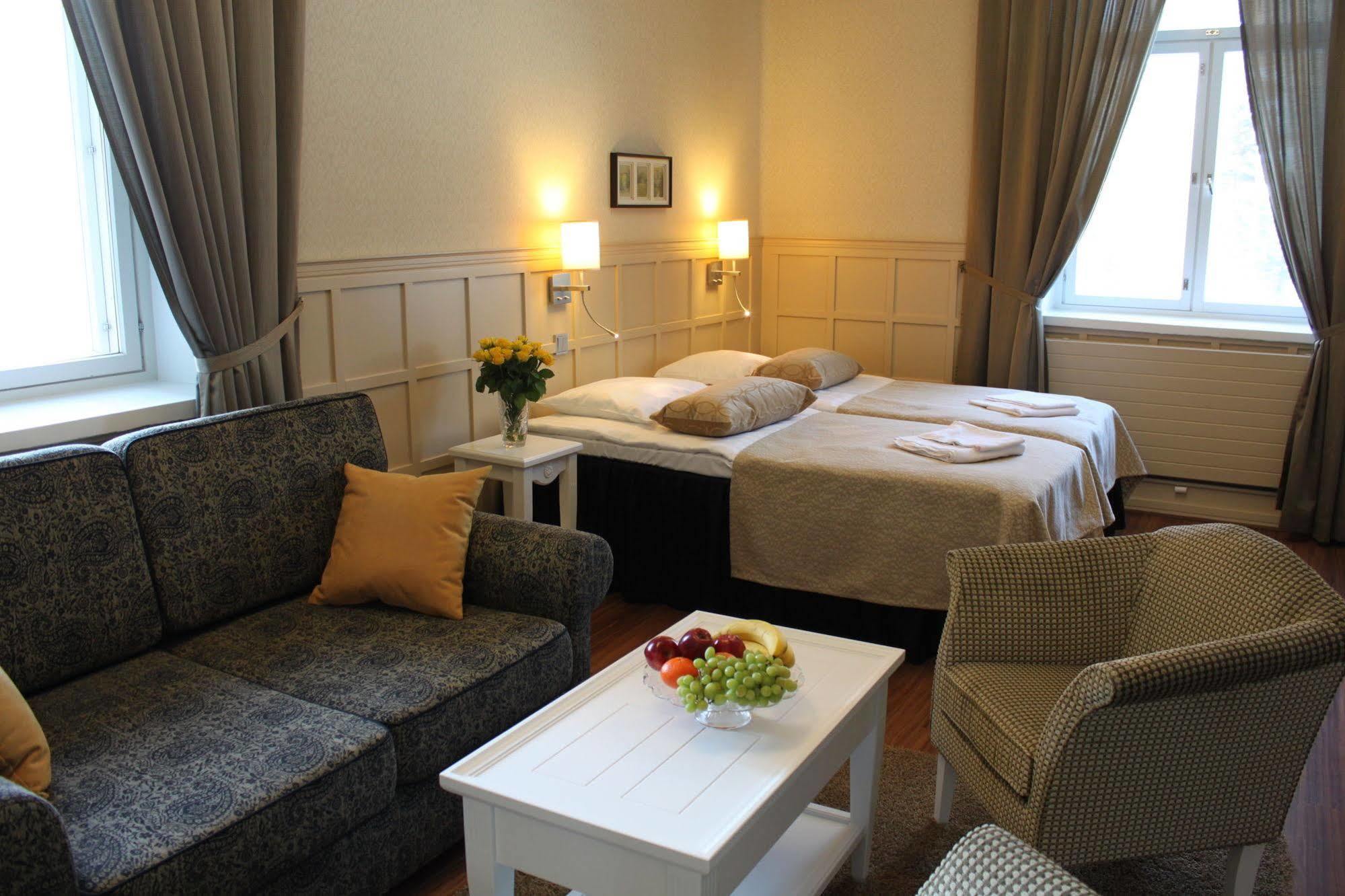 Hotel Kruunupuisto Пункахару Екстериор снимка