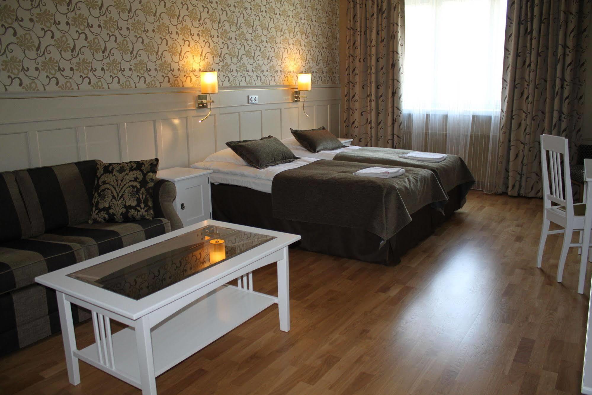 Hotel Kruunupuisto Пункахару Екстериор снимка