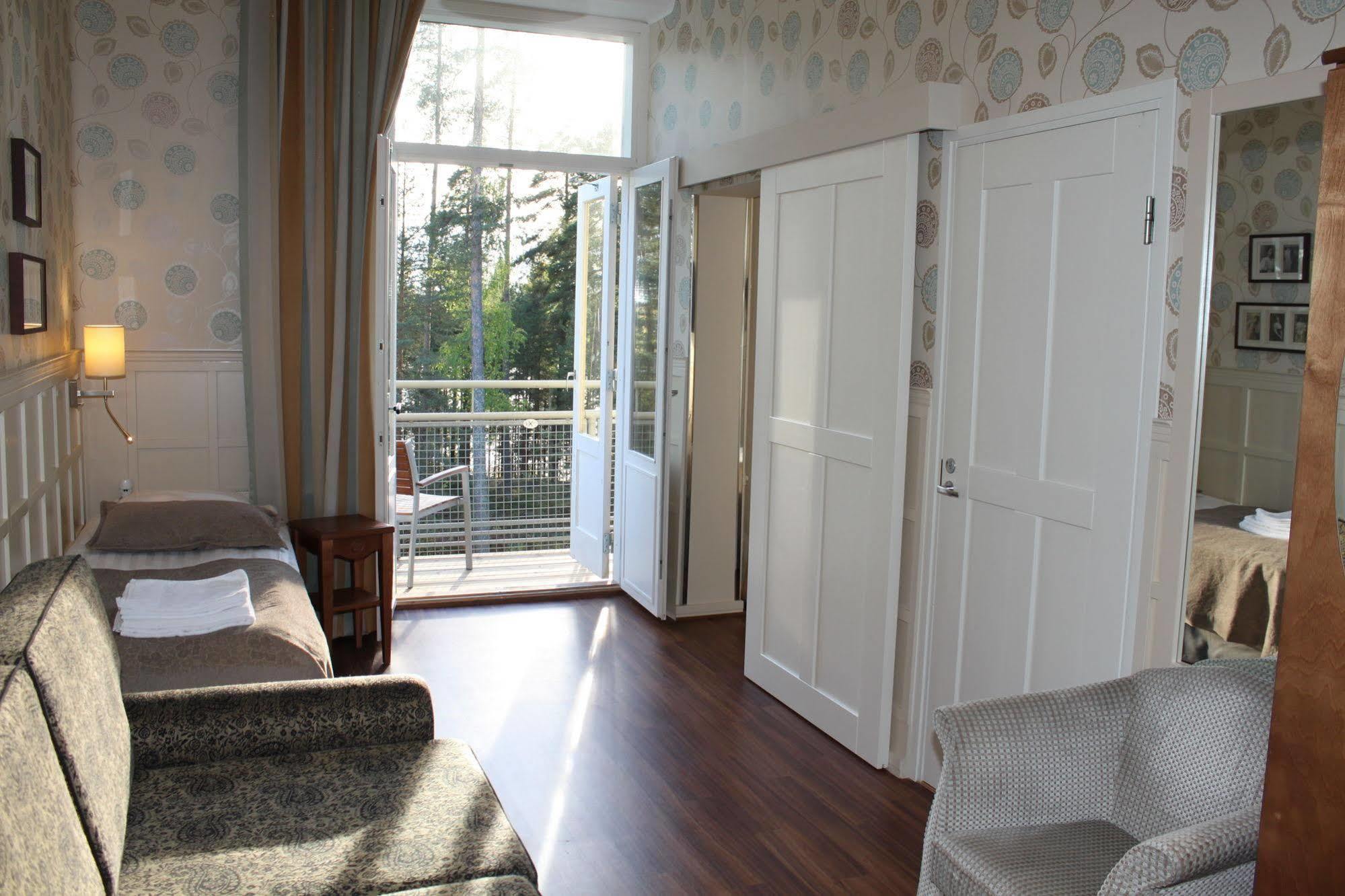 Hotel Kruunupuisto Пункахару Екстериор снимка