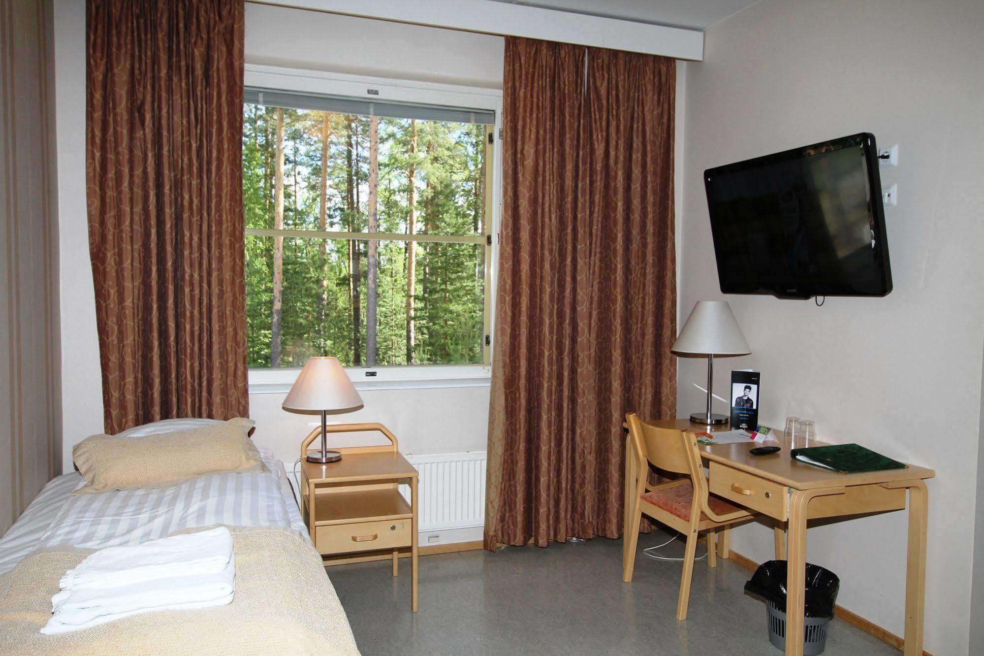 Hotel Kruunupuisto Пункахару Екстериор снимка